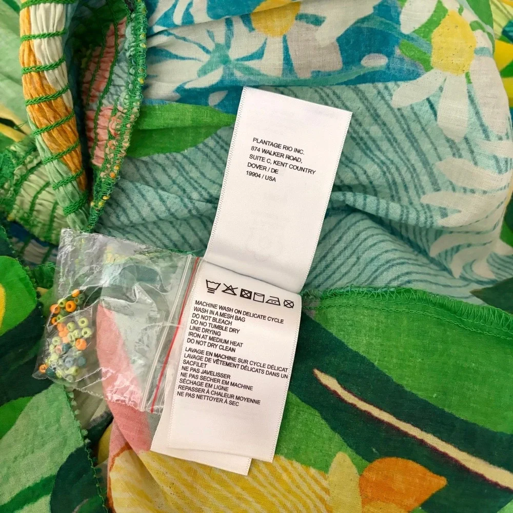 NEW!! FARM RIO Vintage Toucans Smocked‎ Peplum Top Blouse Tropical Small